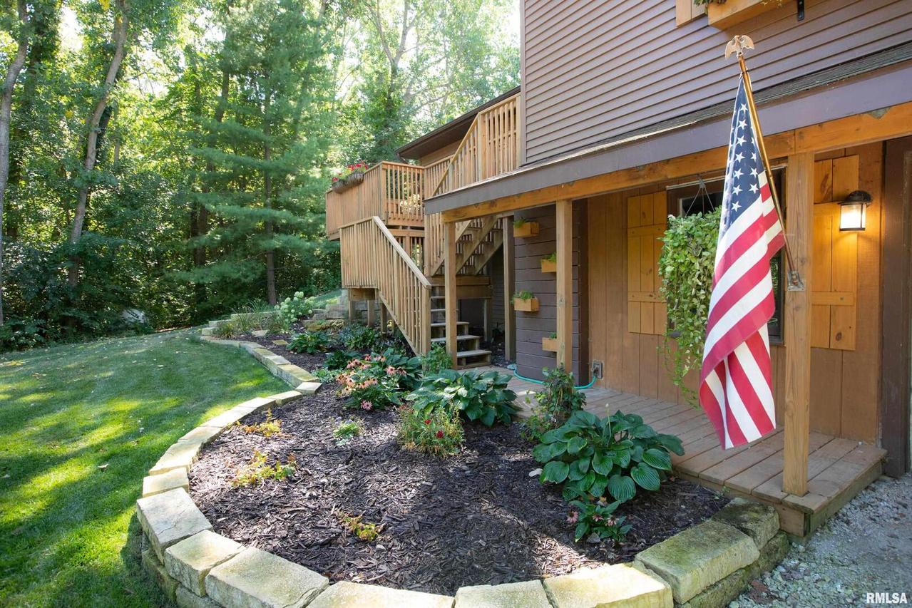 13711 N 228th St., Cordova, IL 61242