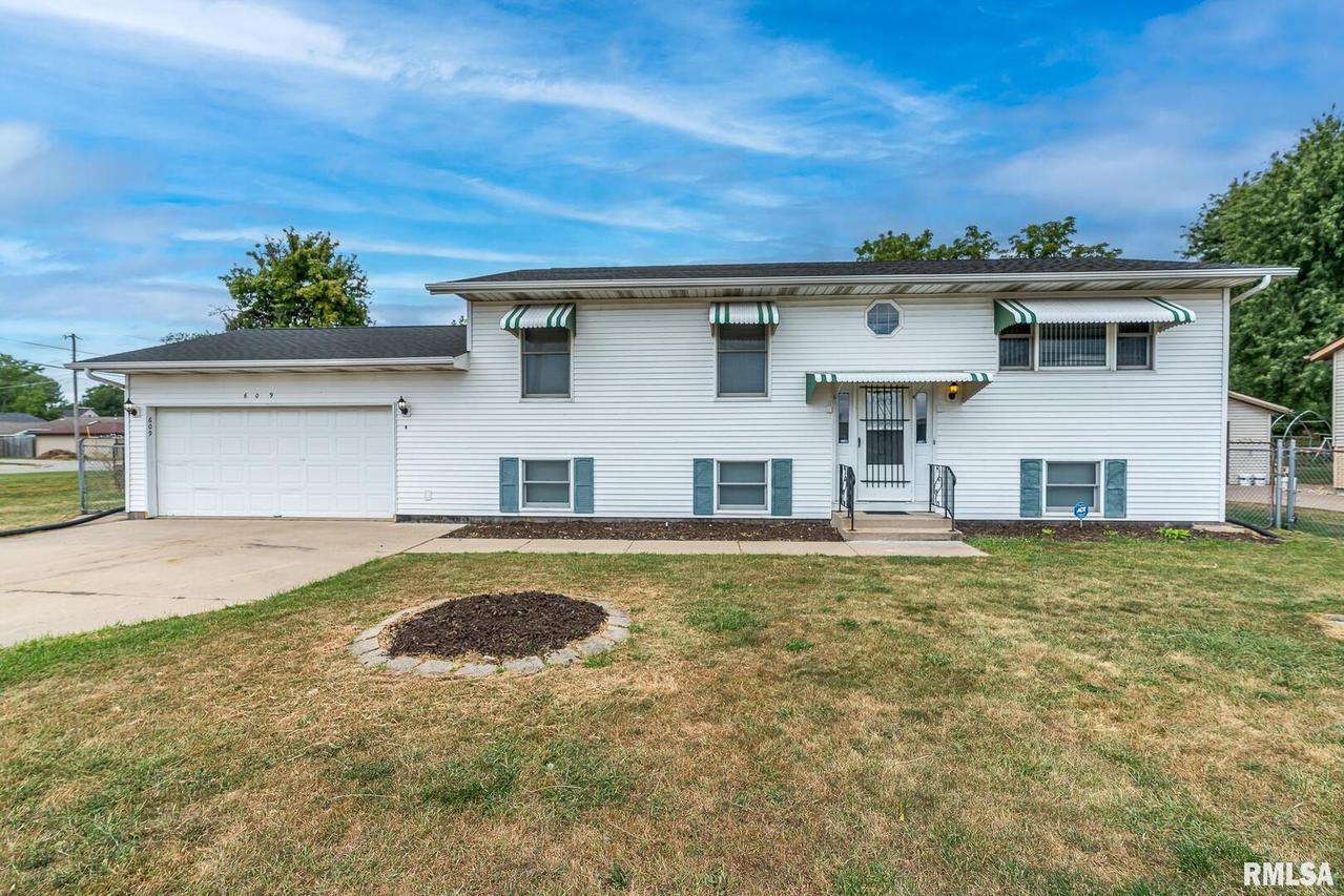 609 27th St., East Moline, IL 61244