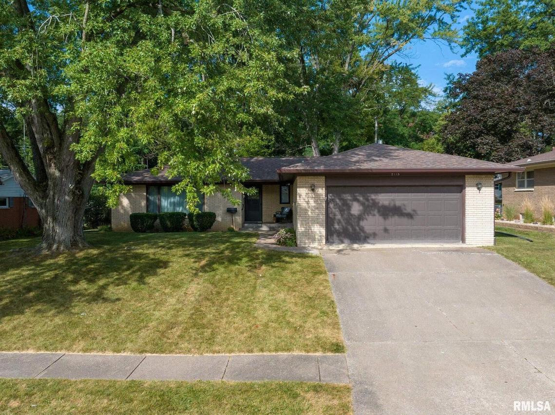 2715 2nd St., Moline, IL 61265