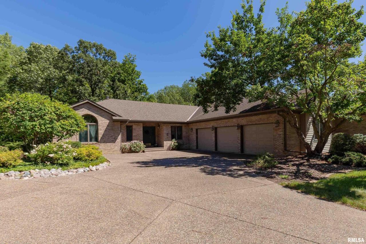 40 Velie Dr. #C, Rock Island, IL 61201