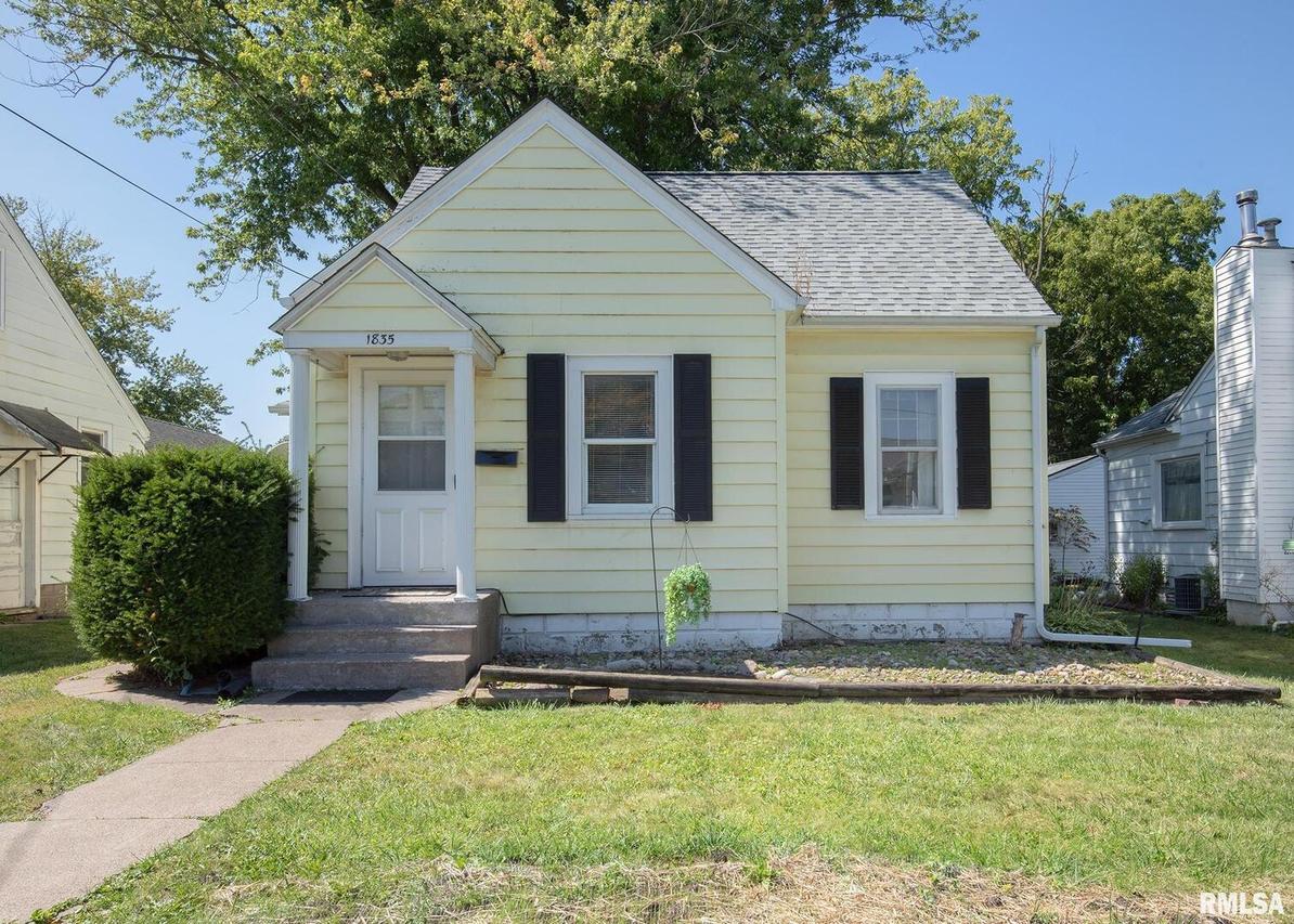 1835 32nd St., Moline, IL 61265