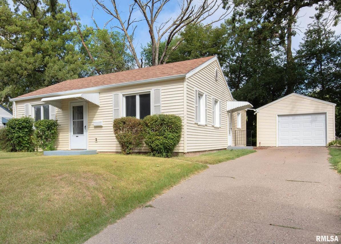 3723 10th Avenue Ct., Moline, IL 61265