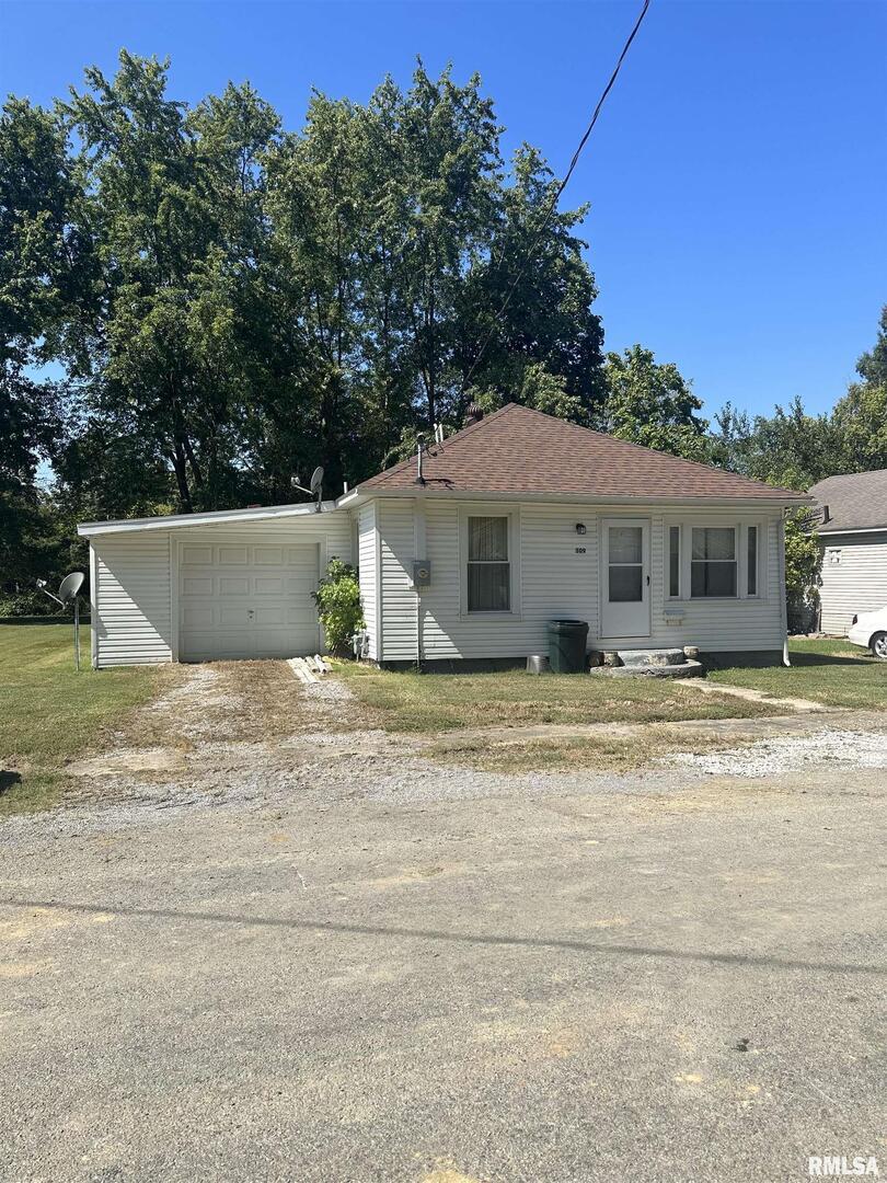 509 S 29th St., Herrin, IL 62948