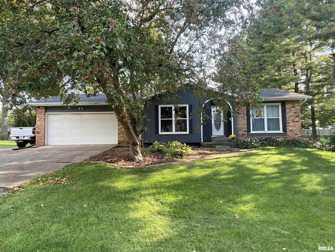 105 W Good St., Cambridge, IL 61238