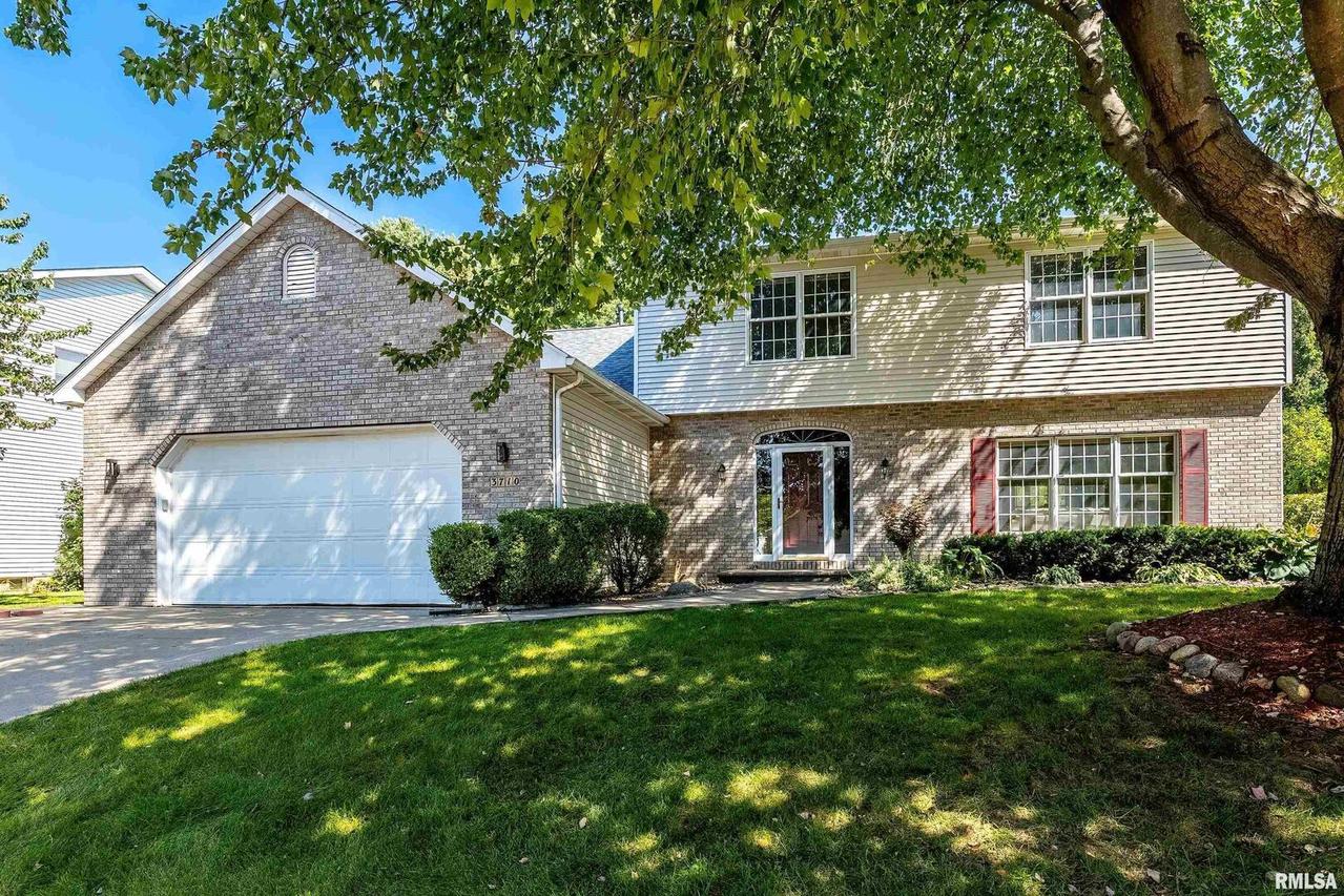 3710 76th Street Ct., Moline, IL 61265