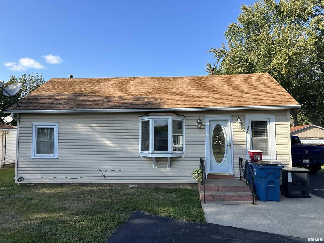 407 8th Ave., Silvis, IL 61282