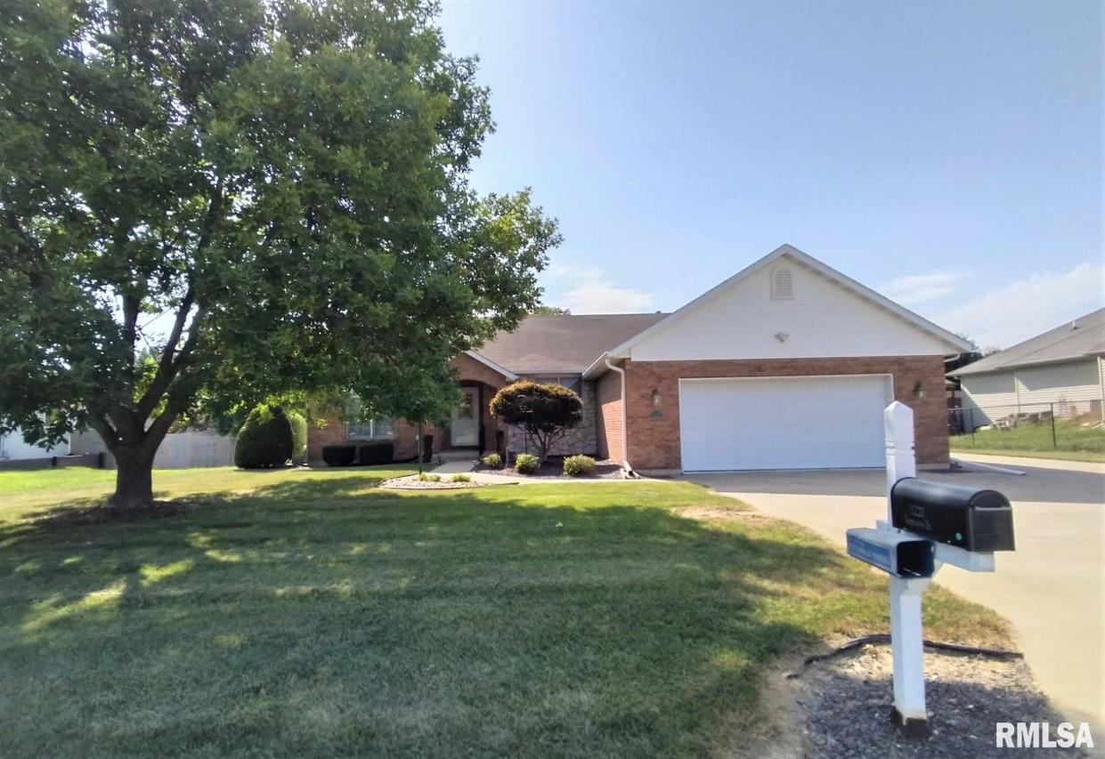 3221 Genevieve Dr., Quincy, IL 62305
