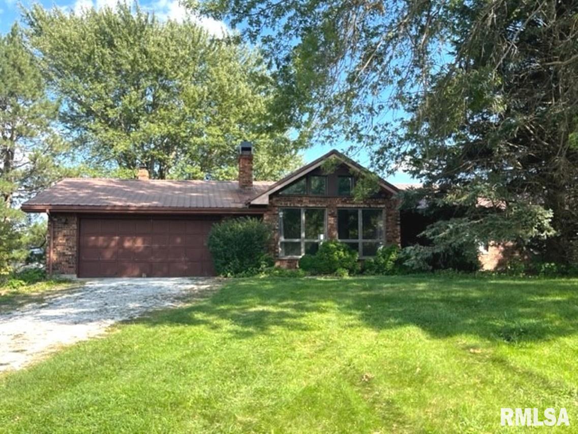 2304 E 1300th St., Mendon, IL 62351