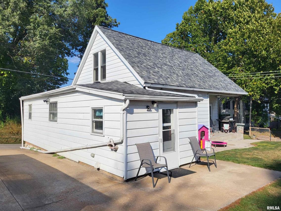 1224 S 12th St., Quincy, IL 62301