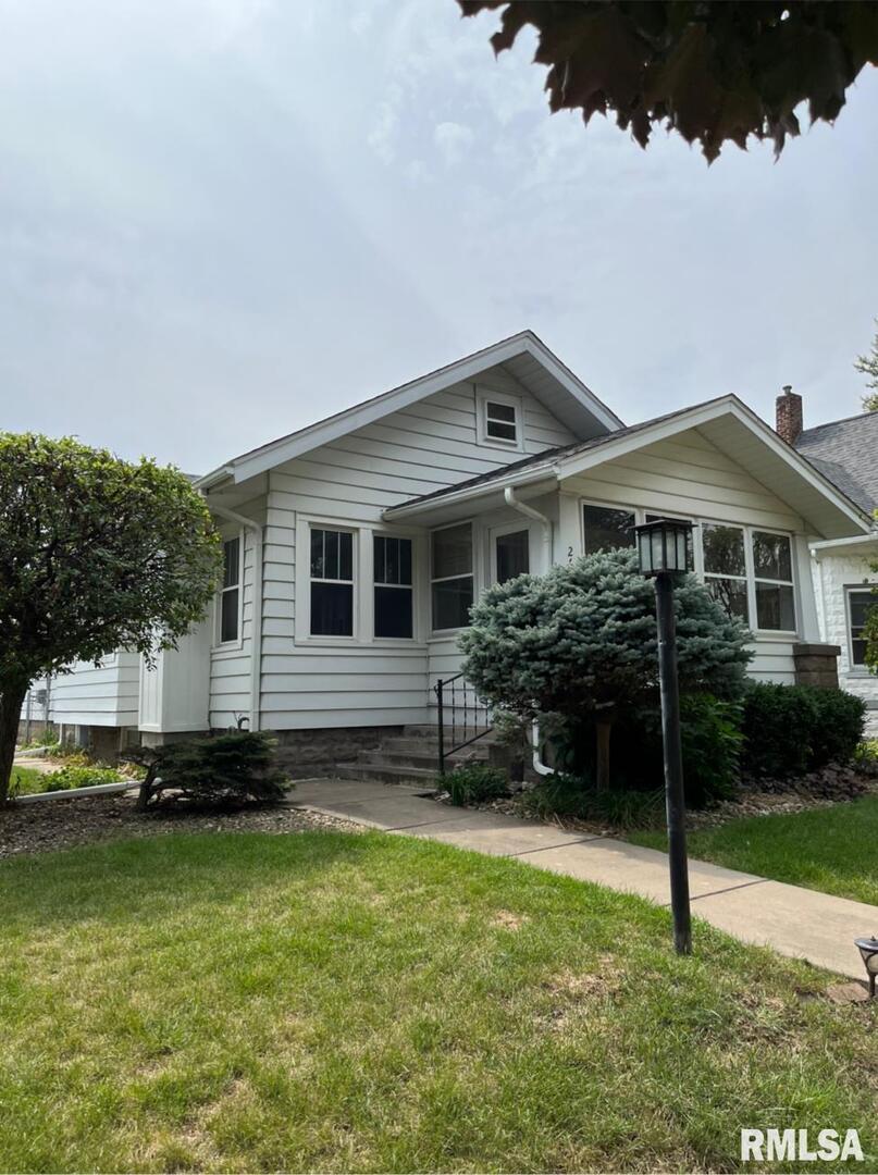 2614 13th Ave., Moline, IL 61265