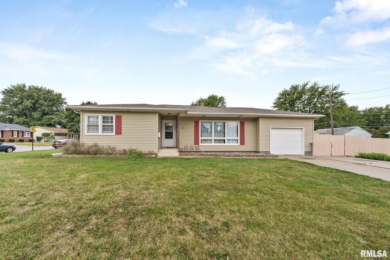 2811 7th St., East Moline, IL 61244