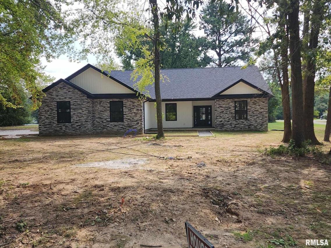 603 Arbor Dr., Carterville, IL 62918