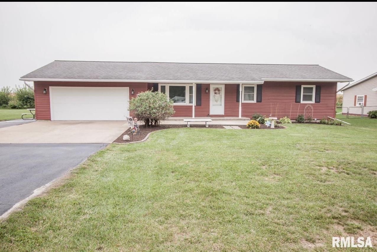 121 S 11th Ave., New Windsor, IL 61465