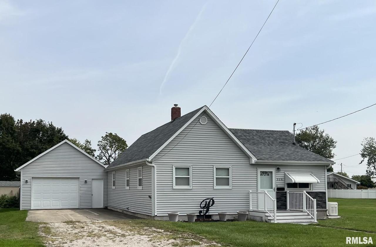 928 N East St., Kewanee, IL 61443