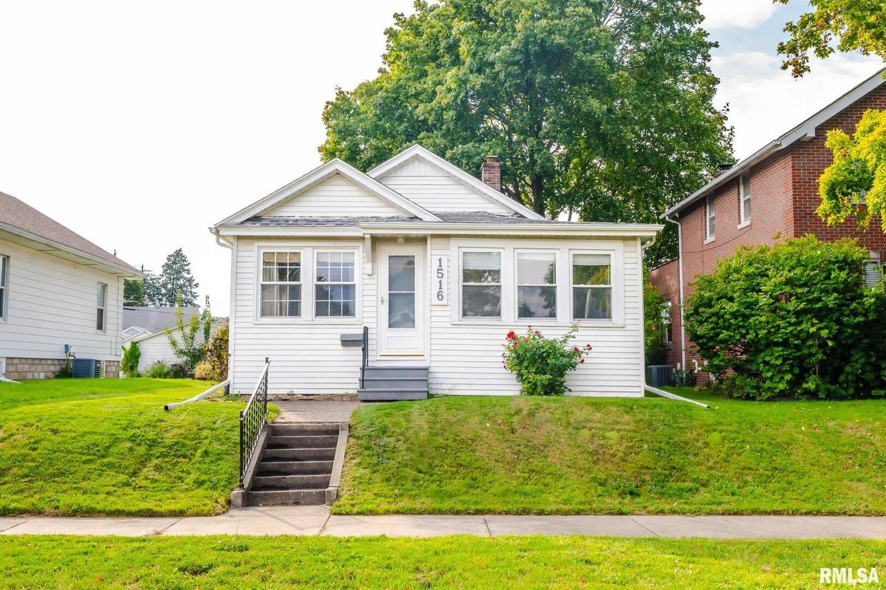 1516 43rd St., Rock Island, IL 61201