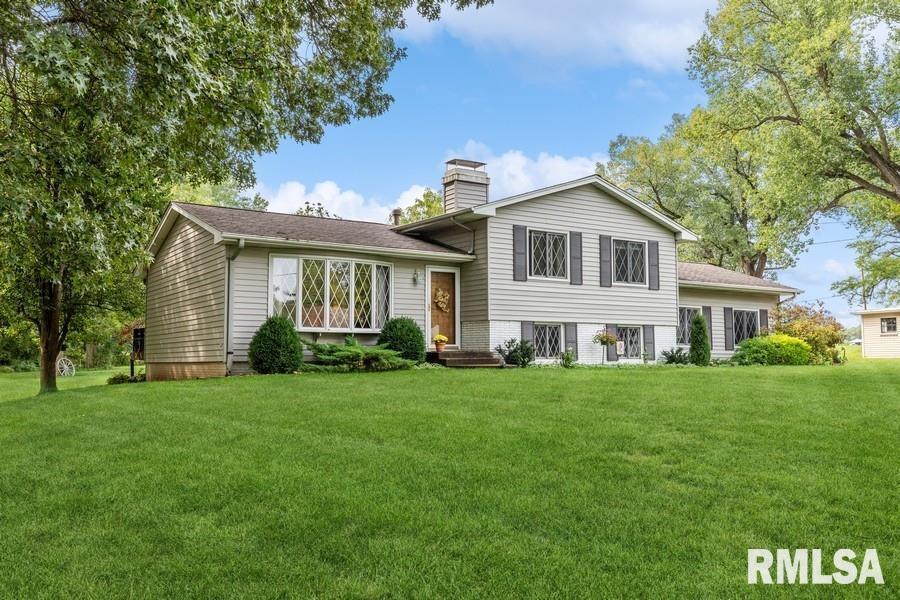 310 5th Ave., Silvis, IL 61282