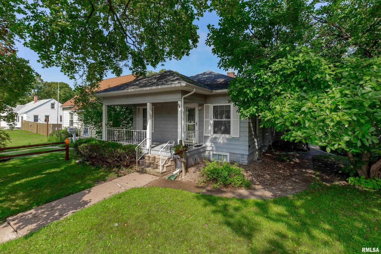 5215 10th Ave., Moline, IL 61265