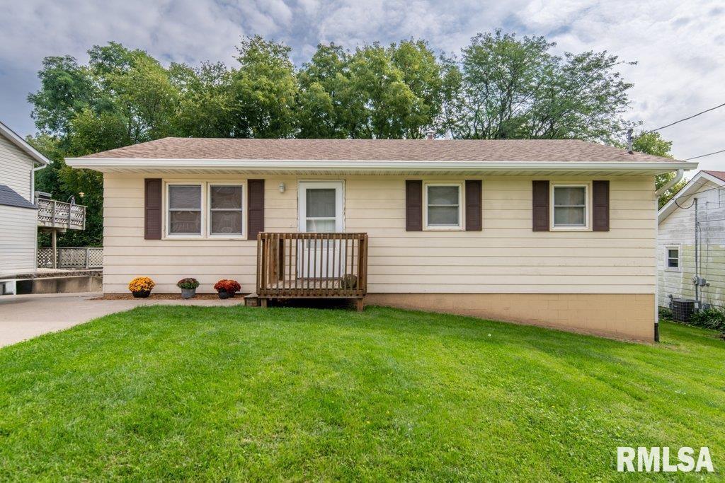 102 Girard St., Port Byron, IL 61275