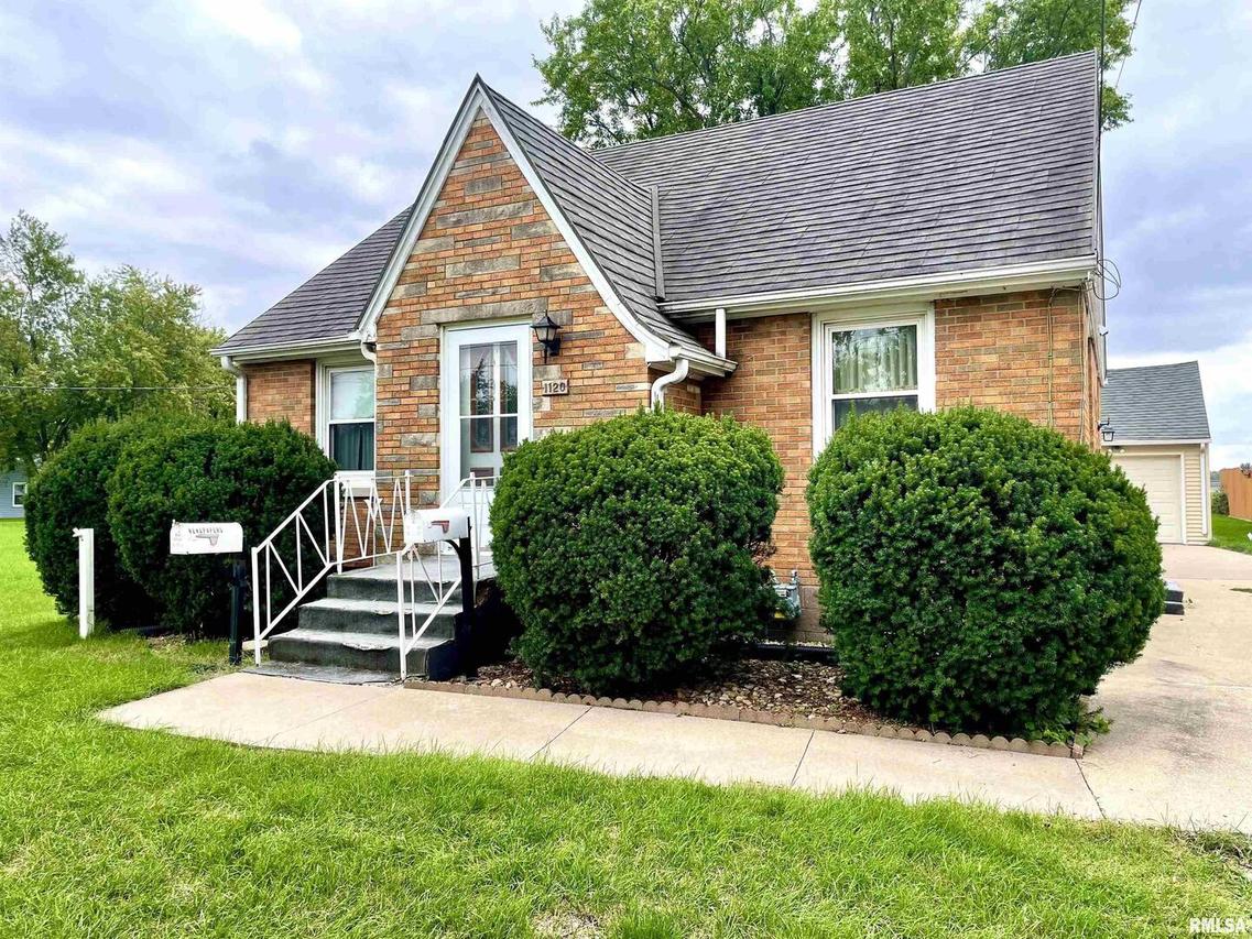 1120 16th Ave., Fulton, IL 61252