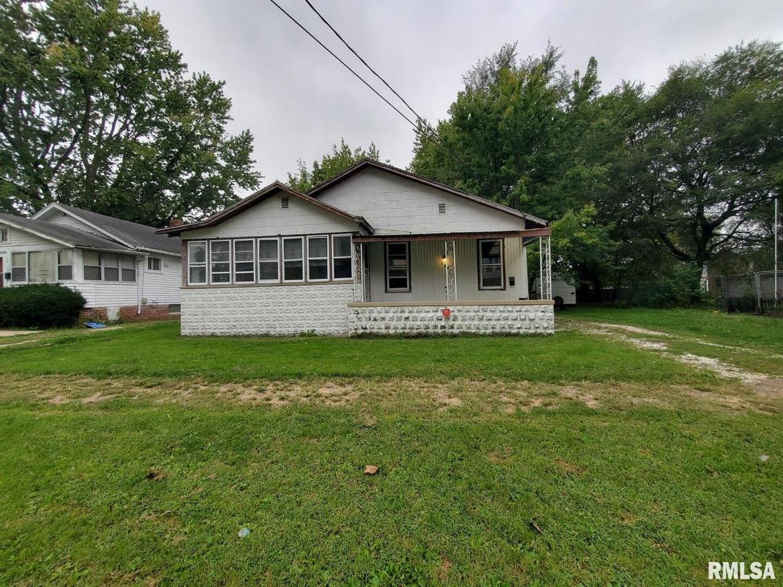 348 S Pearl St., Galesburg, IL 61401
