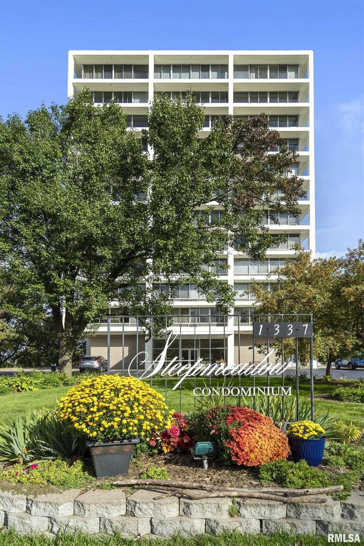 1337 21st Ave. #2D, Rock Island, IL 61201