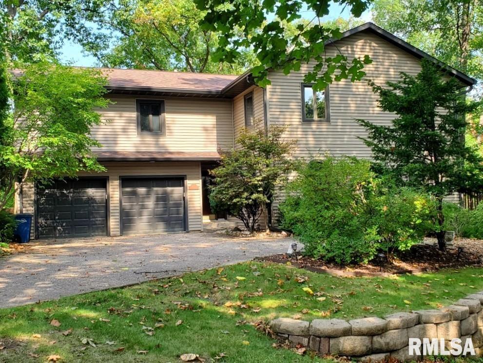 1170 33rd Street Ct., Moline, IL 61265