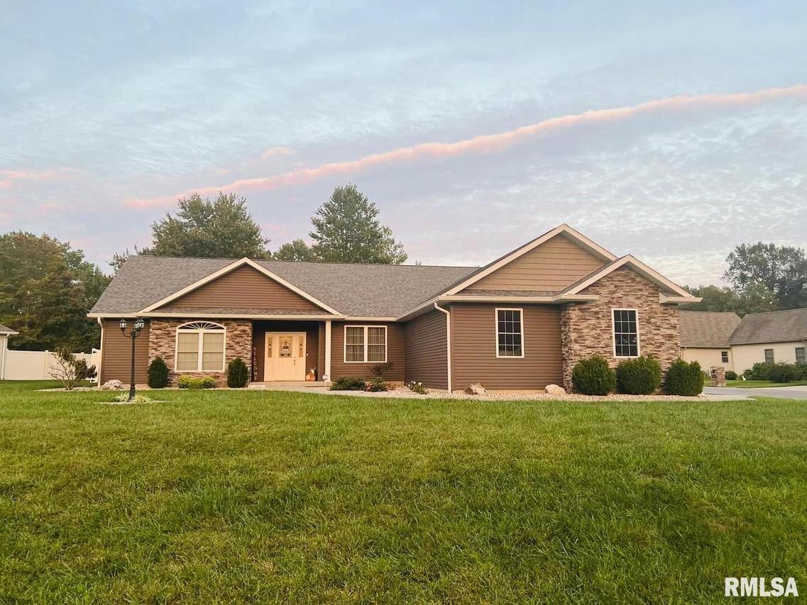 2000 Merlin Ct., Carterville, IL 62918