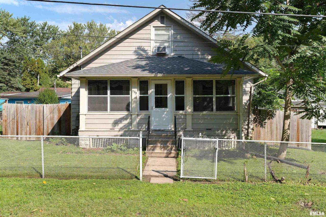 329 24th Ave., East Moline, IL 61244