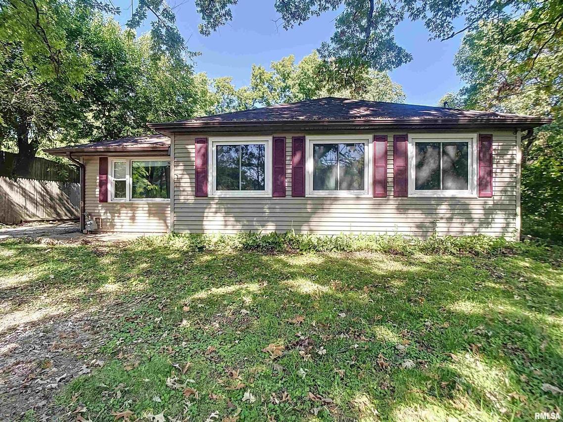 841 24th Ave., East Moline, IL 61244