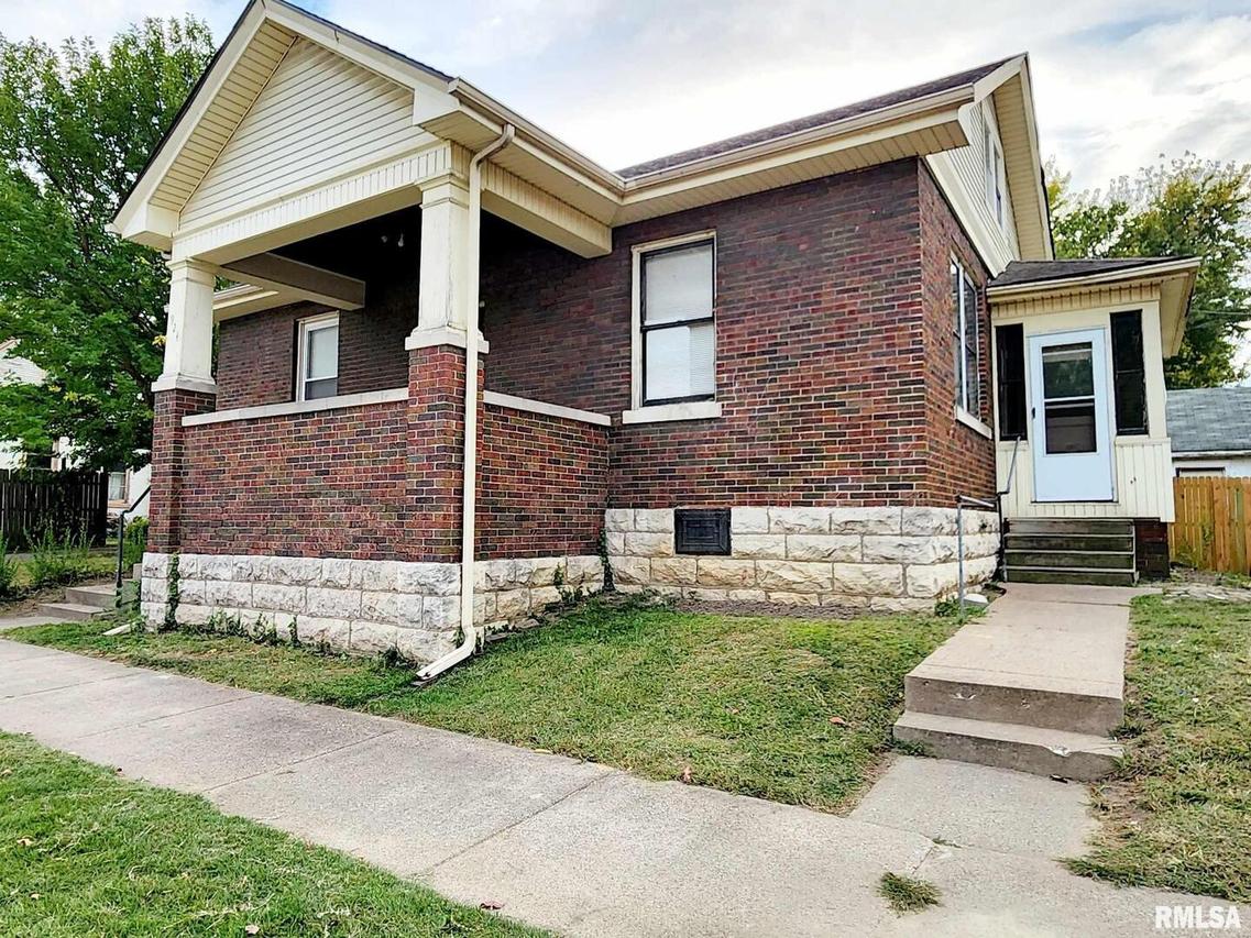 924 S 11th St., Quincy, IL 62301