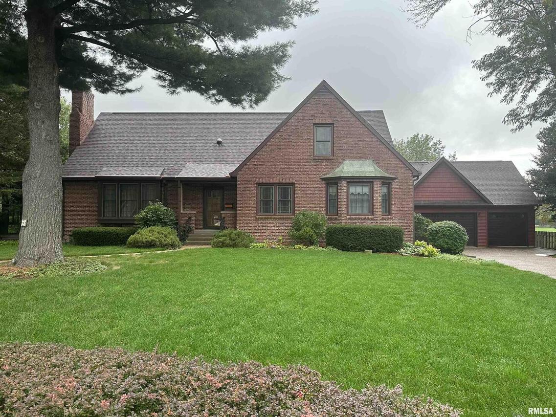 6 Maplewood Ln., Geneseo, IL 61254