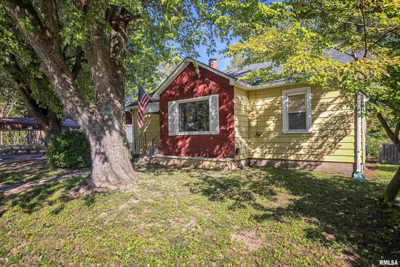 403 E Lincoln St., Pinckneyville, IL