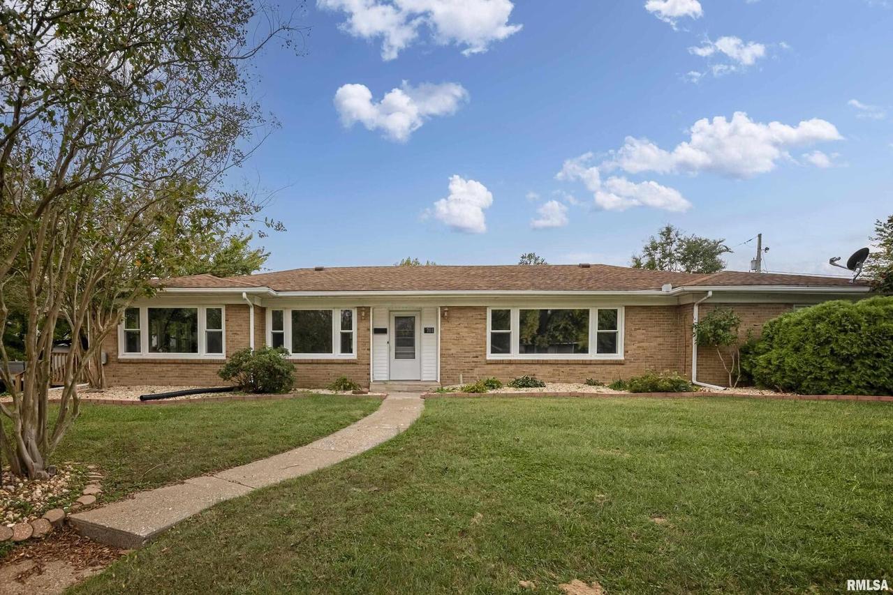 1701 W Hendrickson St., Marion, IL 62959