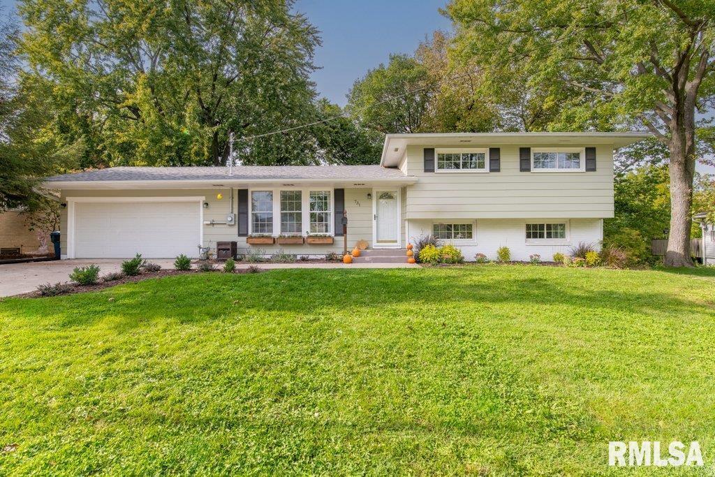 731 36th Ave., East Moline, IL 61249