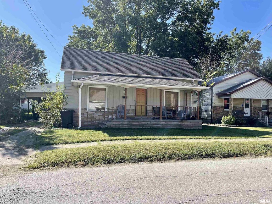 904 W Monroe St., Herrin, IL 62948
