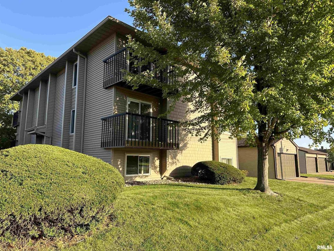1822 53rd St. #12, Moline, IL 61265