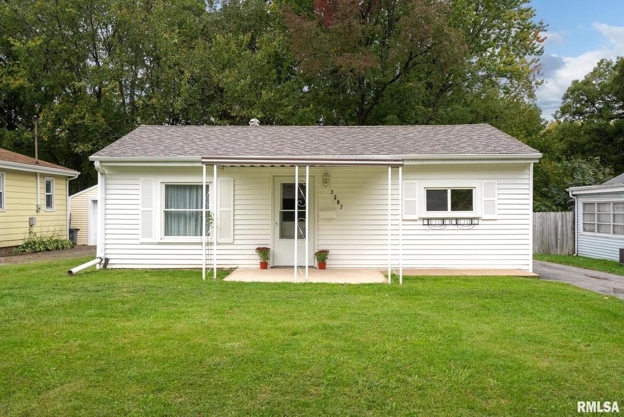3207 2nd St., East Moline, IL 61244