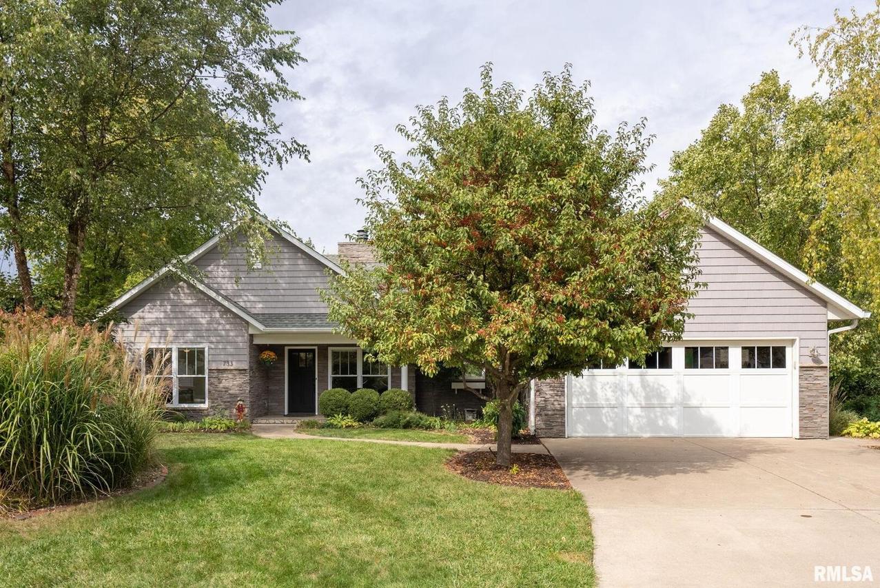 733 10th Avenue Ct., Hampton, IL 61265