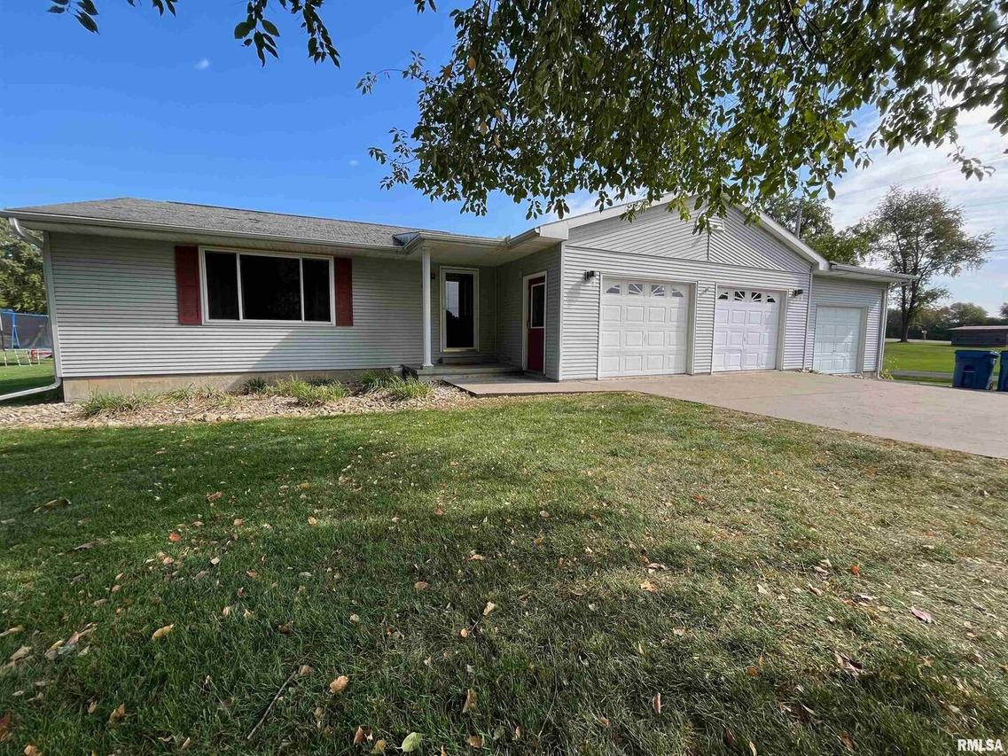 505 11th Ave., Albany, IL 61230