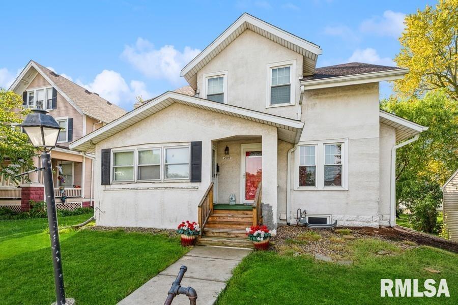 2716 12th Ave., Moline, IL 61265