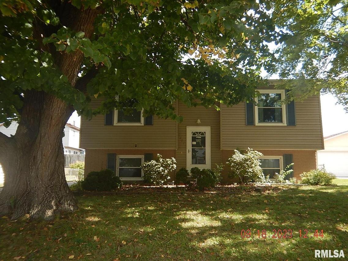 1707 W 2nd St., Milan, IL 61264