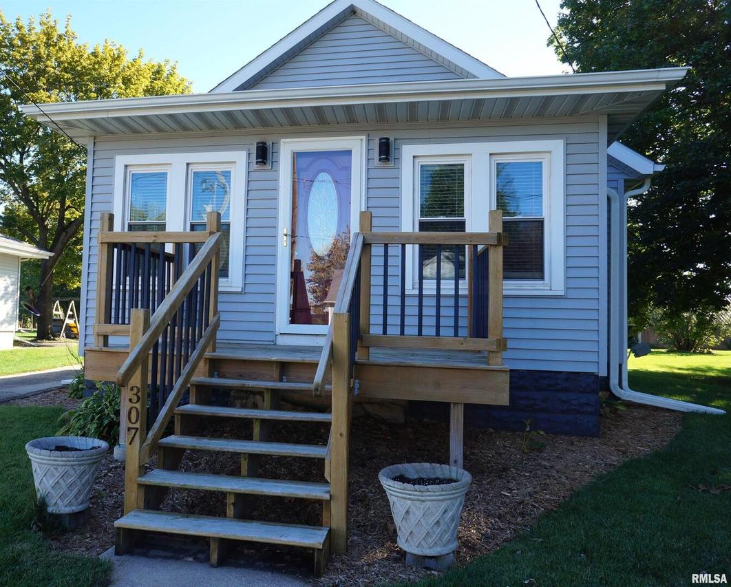 307 E 2nd St., Atkinson, IL 61235