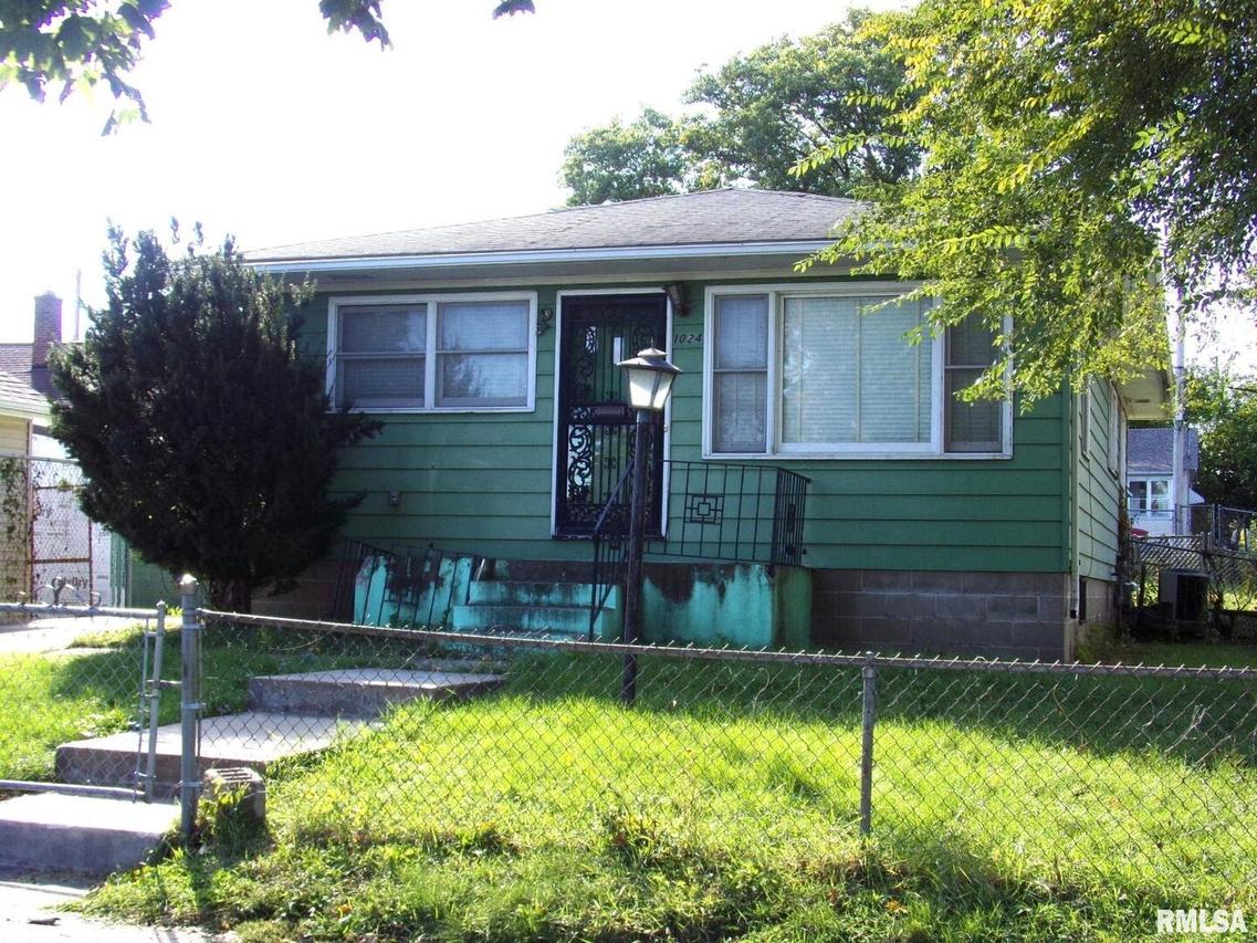 1024 13th Ave., Rock Island, IL 61201