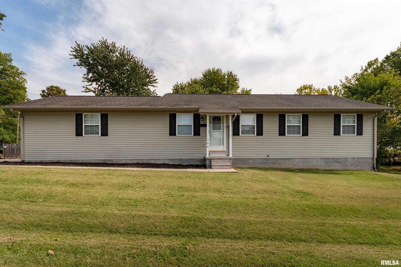 200 S Maple St., Carterville, IL 62918