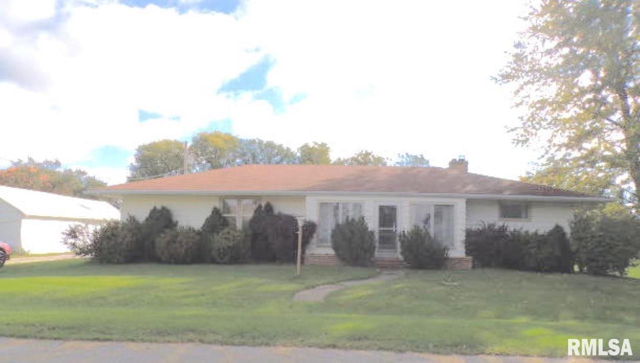 488 W 4th St., Woodhull, IL 61490