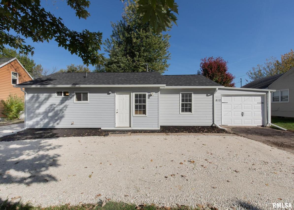 812 5th St., Colona, IL 61241