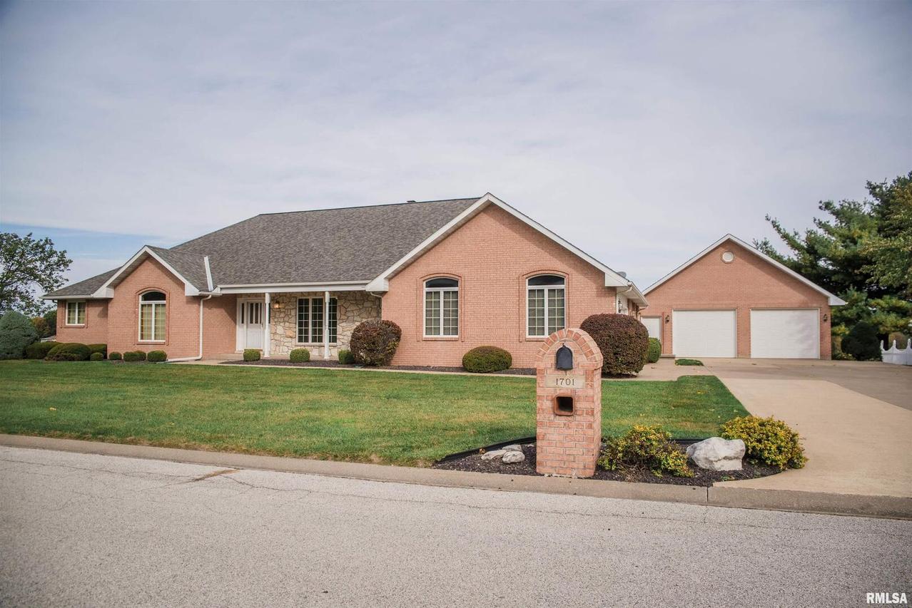 1701 Silverthorne Dr., Quincy, IL 62305