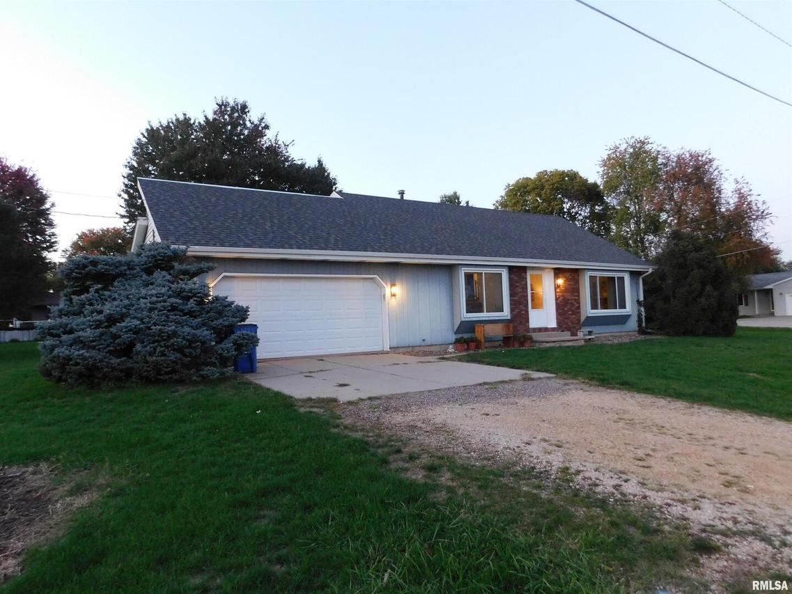 1102 Cherry St., Albany, IL 61230