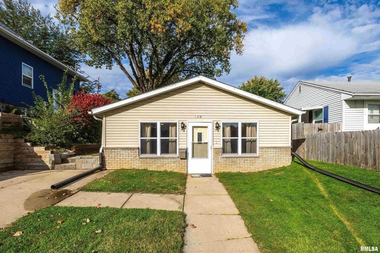 138 5th St., Silvis, IL 61265