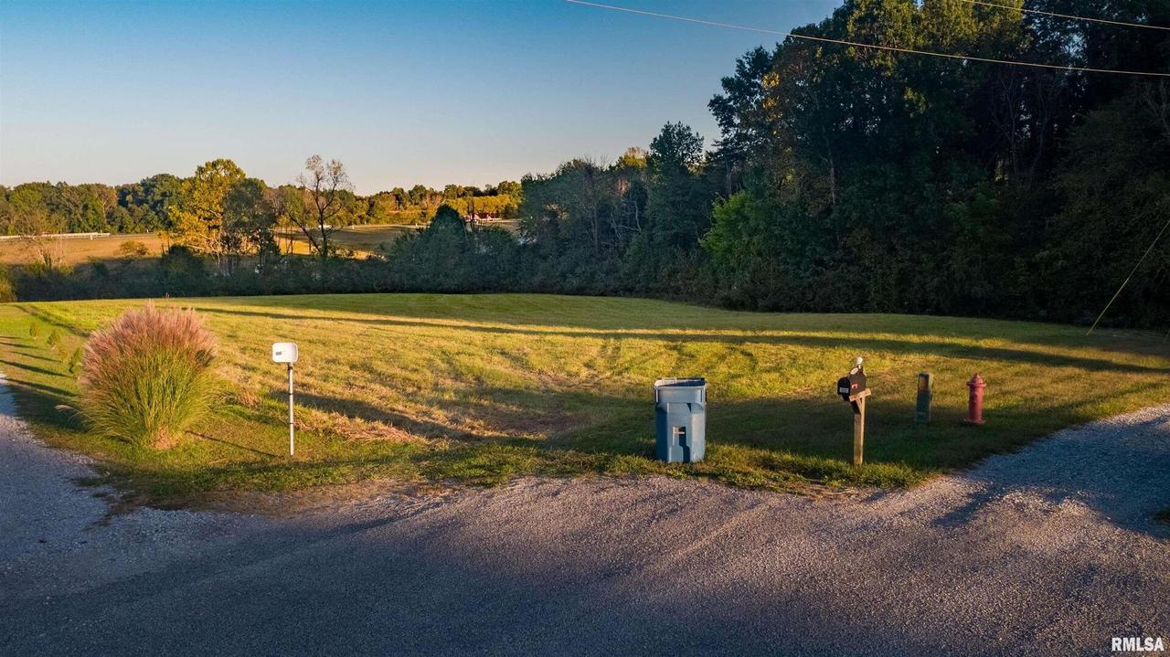 0001 Tulip Ln., Vienna, IL 62995